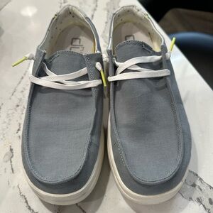 Hey dudes women’s size 9
